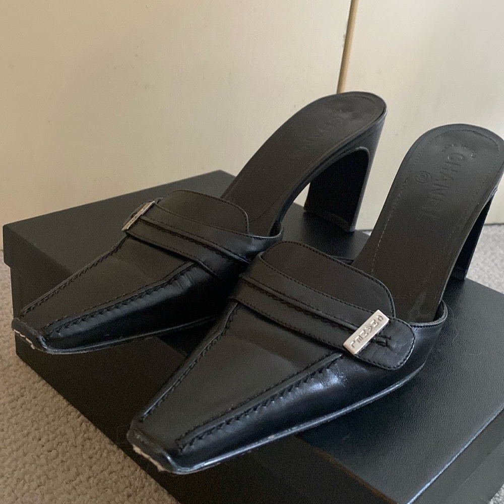 Chanel black leather mules. Size 9. Euro size 39. In excellent condition. - Picture 2 of 11